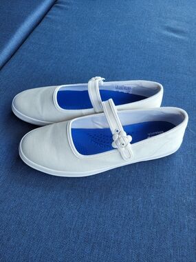 Keds White Mary Jane Canvas Flats with Flower Buckle (Brand New)